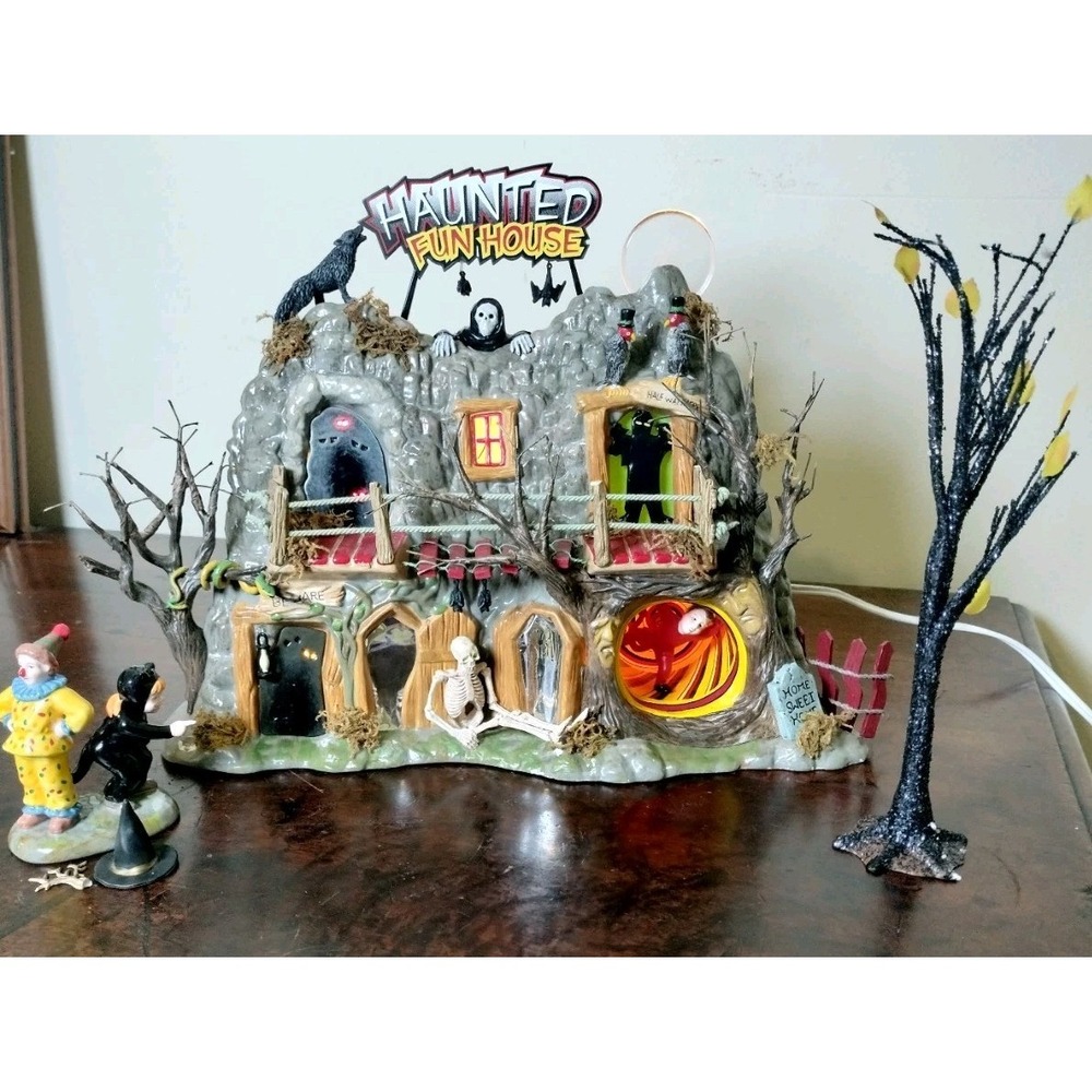 Department 56 Snow Village Halloween "Haunted Fun House" Animated Gift Set